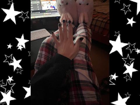 i painted my nailsss :3c