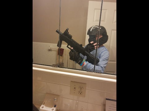The M7 SMG and Helmet | Halo ODST Cosplay Episode 2