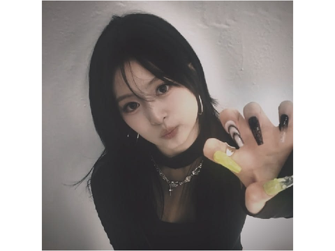 ahyeon impressions but im sick