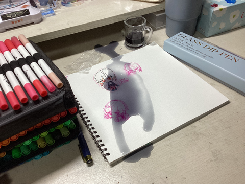 ガラスペンで遊んでたらこぼしたぁ､､､