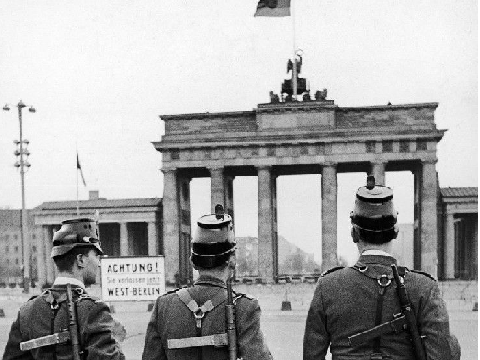 escape the berlin wall