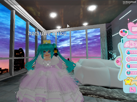 m i k u (but in roblox)