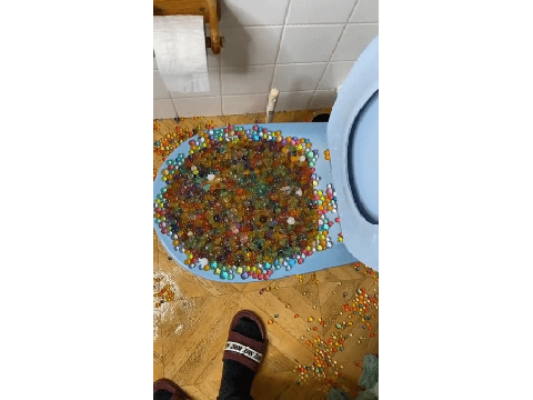 water beads flood the bathroom out of Cyril Schreiner's toilet