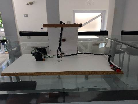Electro magnetic crane