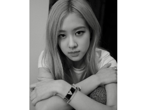 For Park Rosé to Sign UwU