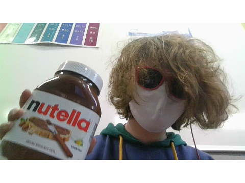 I brought Nutella to school.