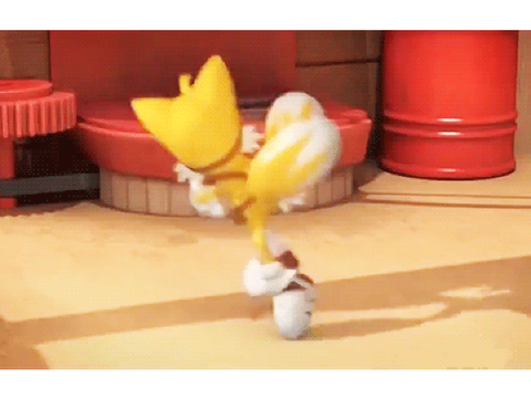 Tails chasing his tails but EVERYTHING IS FAST