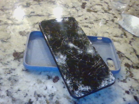 AUTOPSY PHOTOS OF MY PHONE POST-ACCIDENT