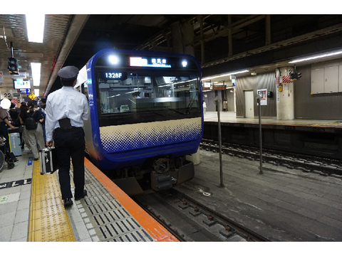 E235系1000番台写真素材