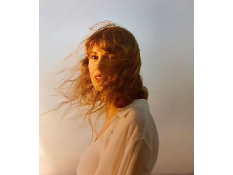 listening to 1989 tv now!