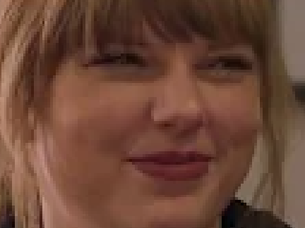 taylor swift being so cute!!!!!!!!!!